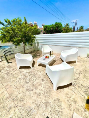 Charming Sunlit Two Bedroom Apartment